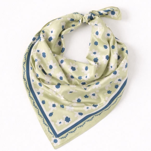New! Anthropologie Celandine Green Flower 28” Neck Bag Hair Scarf NWT - Picture 2 of 3